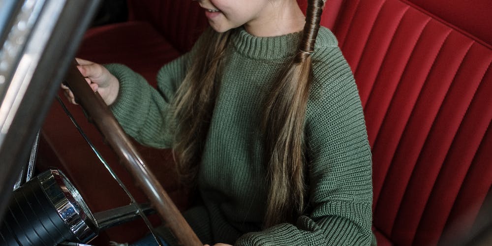 Child-Car-Seat-Organizers-The-Ultimate-Solution-for-a-Mess-Free-Car-Ride Delicate Leather
