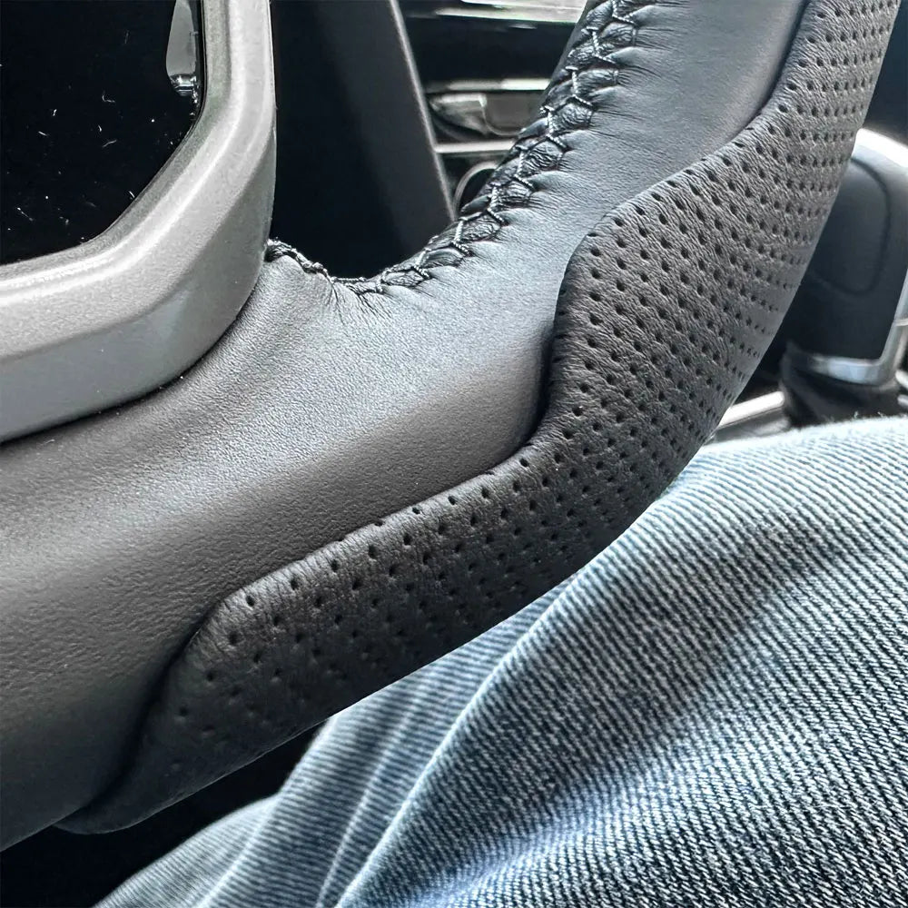 Universal Leather Steering Wheel Cover 36–38cm – Non-Slip Breathable Round Handle Protector - Delicate Leather