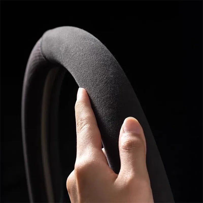 All-Season Suede D-Shaped Steering Wheel Cover – Ultra-Thin Non-Slip Breathable Leather Protector, Universal Fit 38cm - Delicate Leather