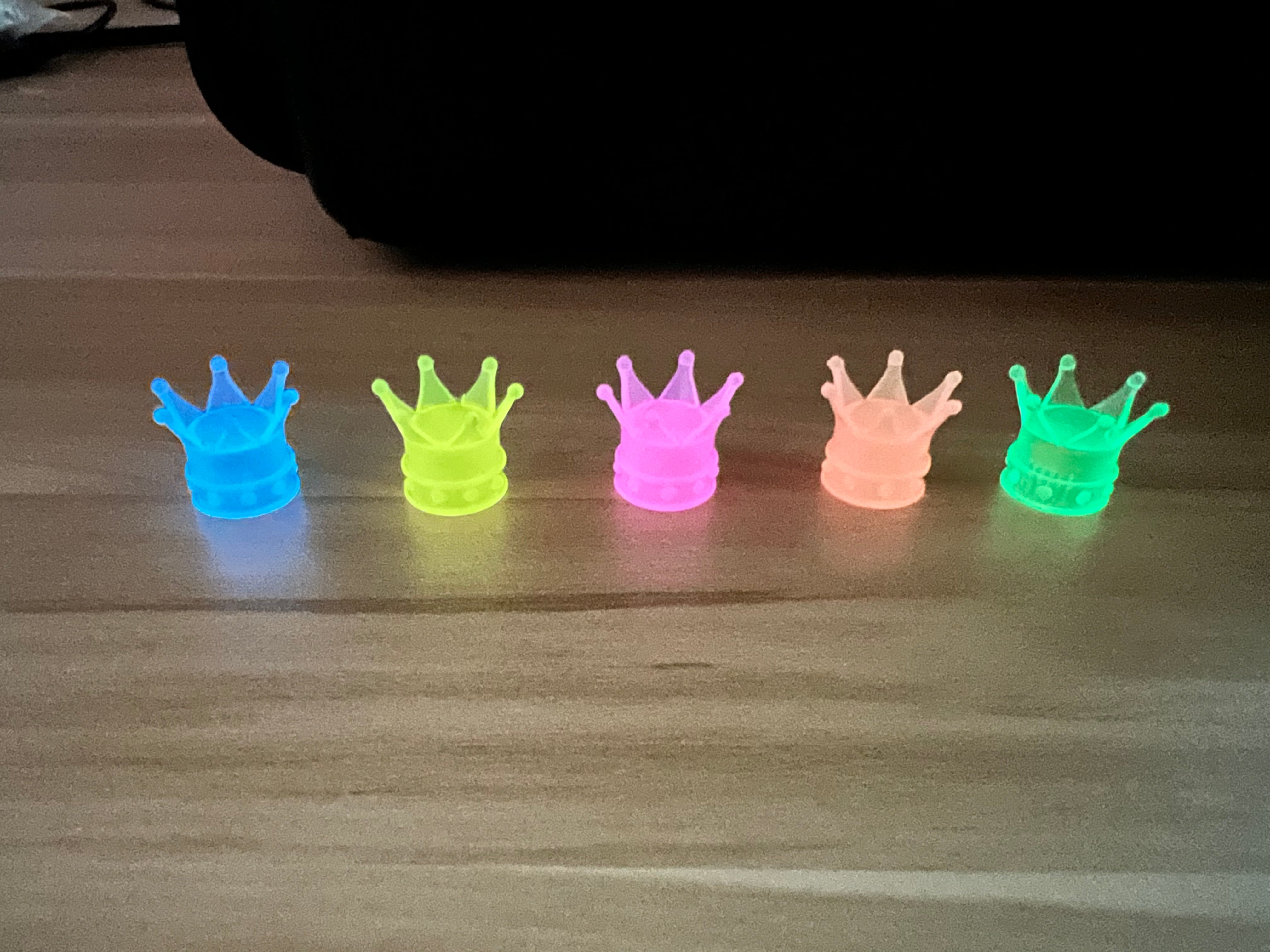 Crown Luminous Universal Fluorescent Anti-theft Tire Air Valve Stem Dust Cover Car Tire Valve Caps