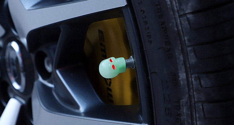Fluorescent Skull Head Car Tire Valve Stem Caps - Glow in the Dark Universal ABS Material - Delicate Leather