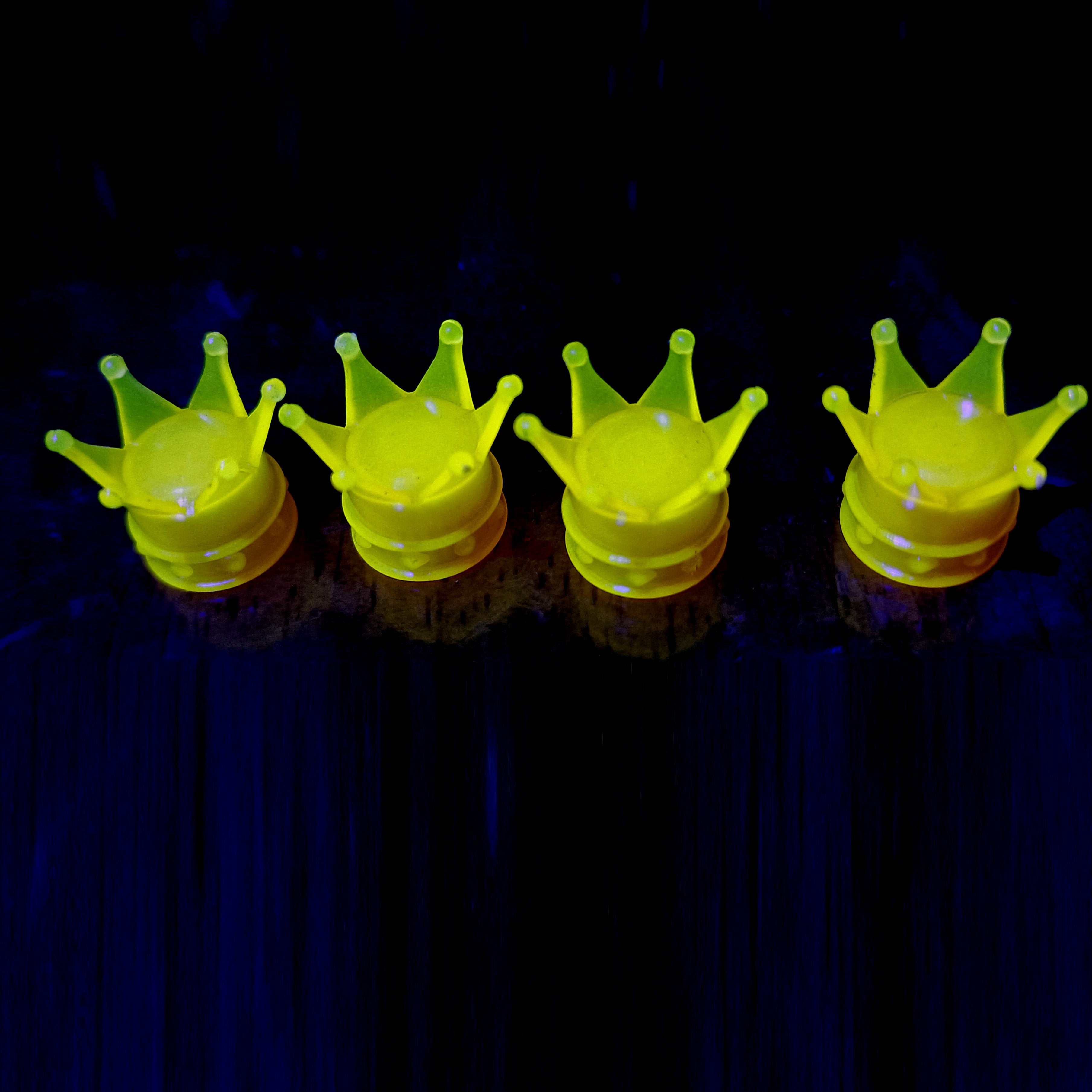 Crown Luminous Universal Fluorescent Anti-theft Tire Air Valve Stem Dust Cover Car Tire Valve Caps