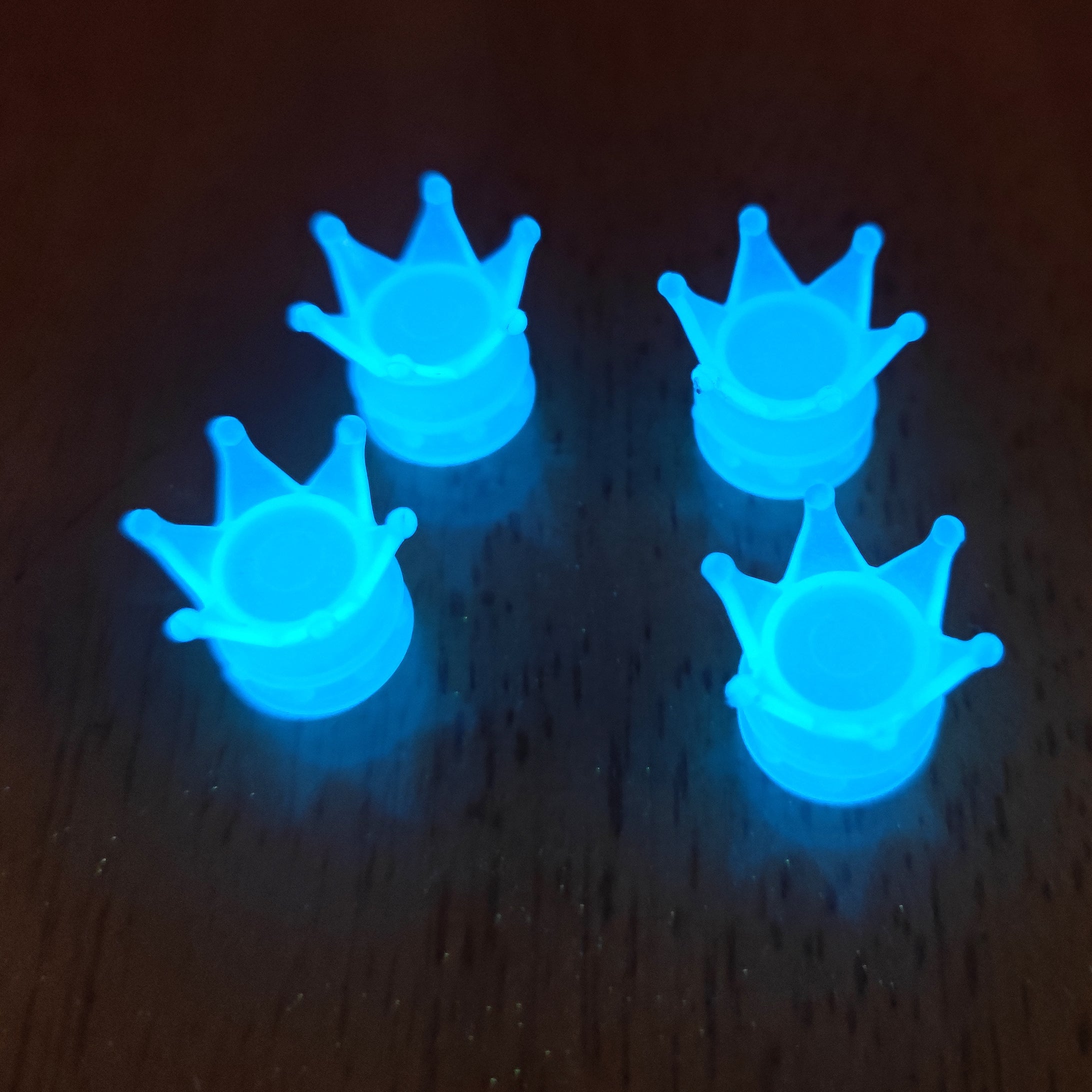 Crown Luminous Universal Fluorescent Anti-theft Tire Air Valve Stem Dust Cover Car Tire Valve Caps