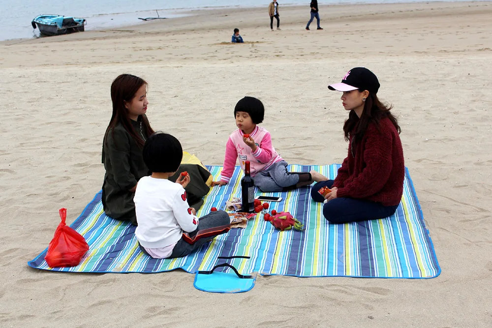 Outdoor Portable Picnic Blanket Waterproof Beach Cushion Mat for Baby Sleeping, Moistureproof Plaid Multiplayer Camping Mat