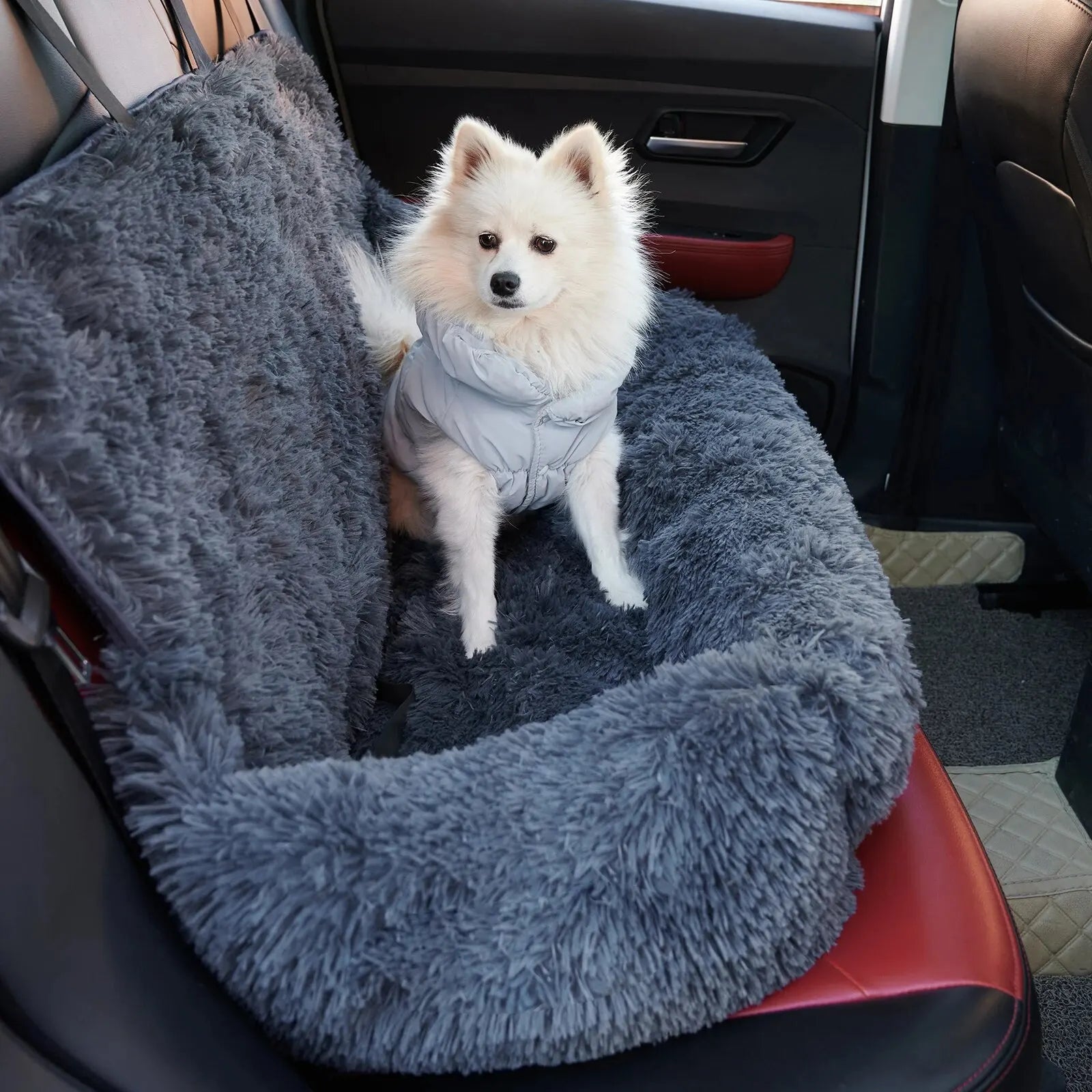 Pet Car Seat Dog Travel Multi-Functional Seat, Warm Plush Pet Booster Seat Travel Dog Car Bed with Storage Pocket and Clip-On Safety Leash Comfortable Dogs Car Seat