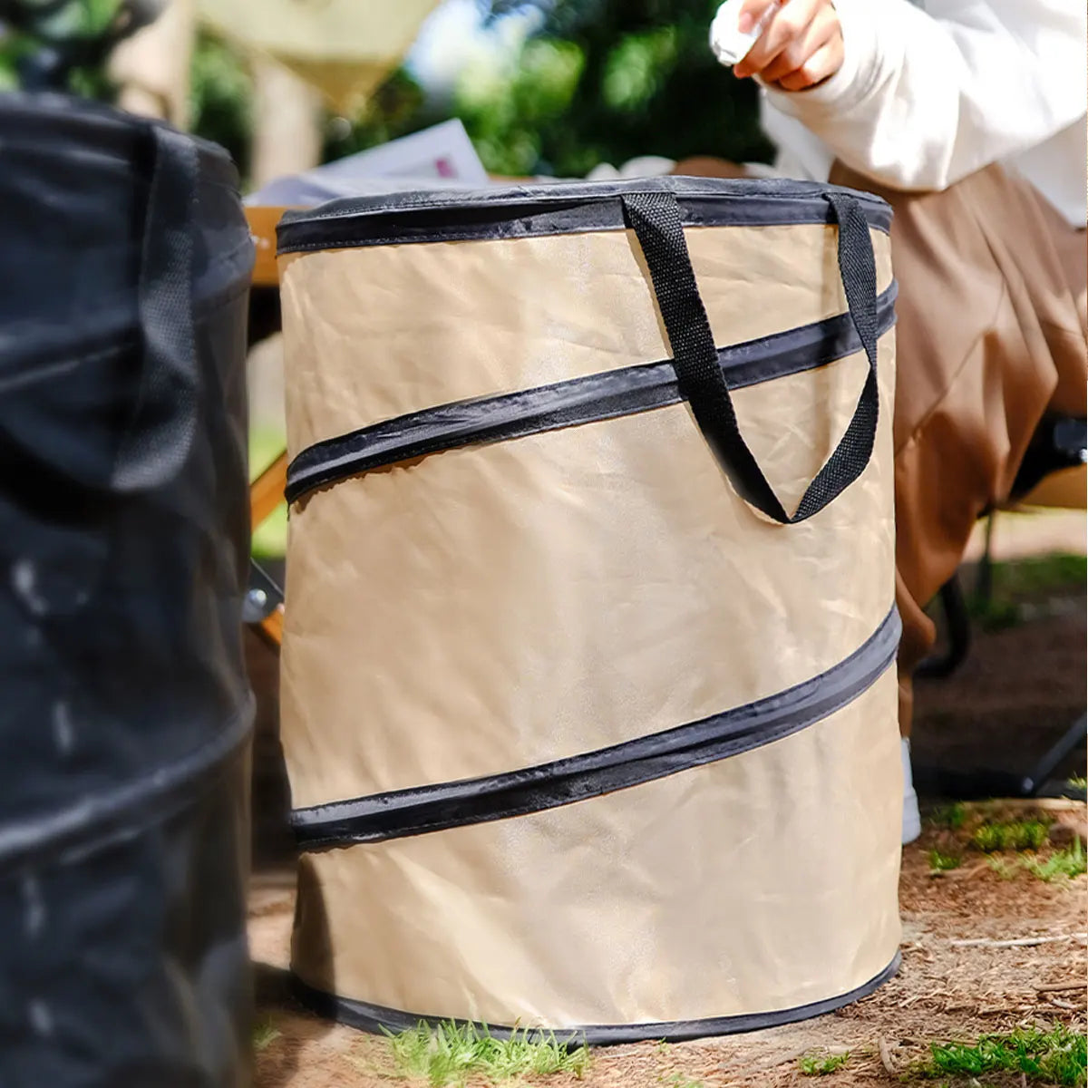 1pc Pop-up Trash Can, Collapsible Car Garbage Can, Car Trash Bag with Elastic Band Hanging, Car Waste Basket with Velcro