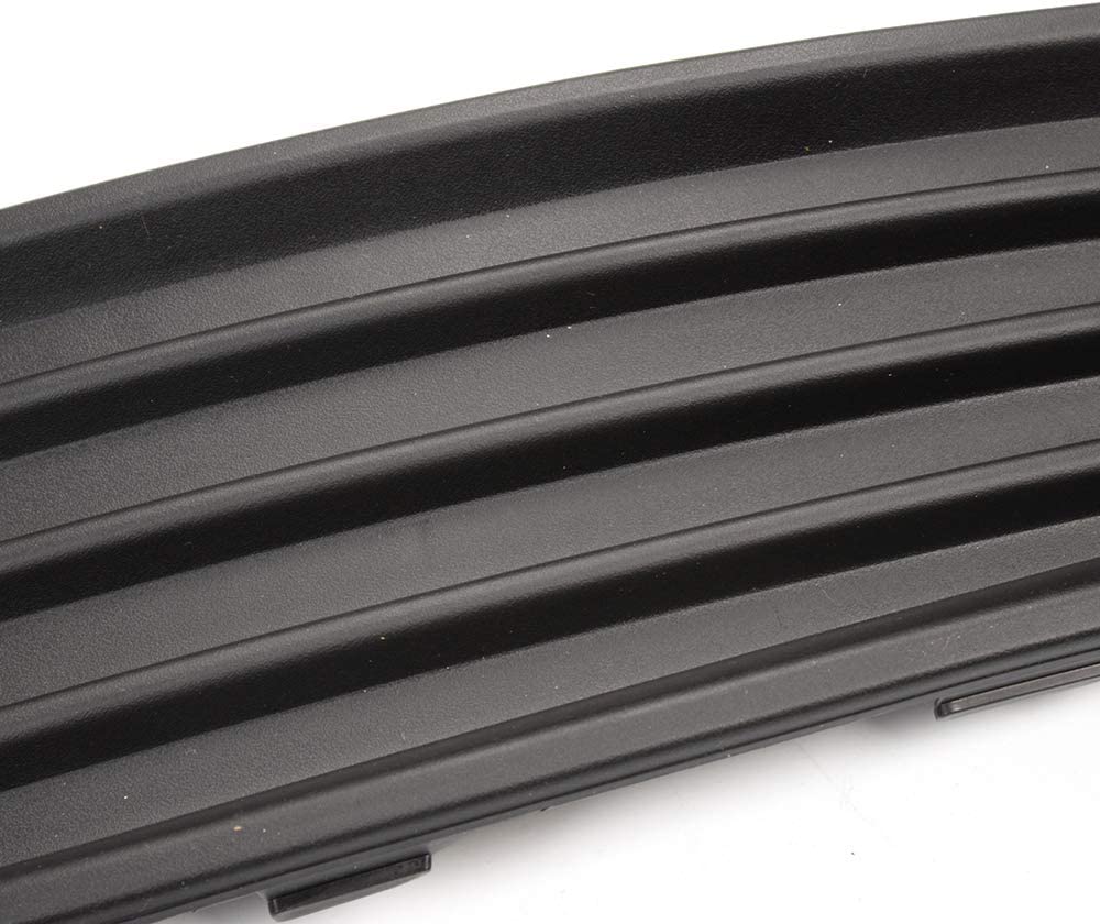 Fog Lights, Compatible with Ford Focus S/SE Models 15-18 Left Driver and Right Passenger Side (Without Fog Lamp Hole) - Delicate Leather