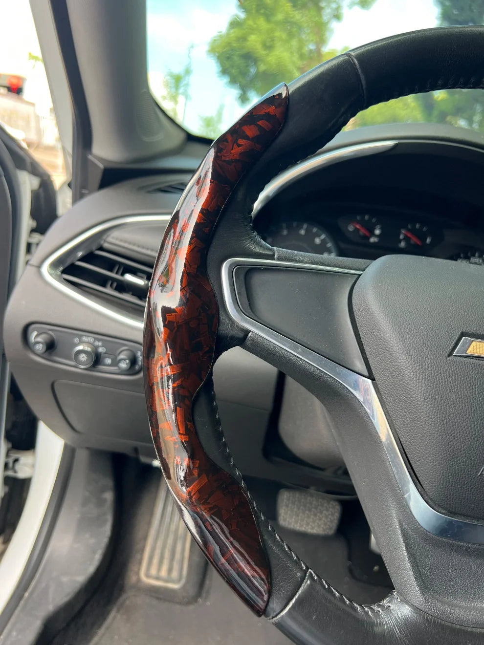 Luxury Glitter Forged Carbon Fiber Steering Wheel Cover – 3D Textured, Anti-Slip, Universal Fit & Easy Installation - Delicate Leather  