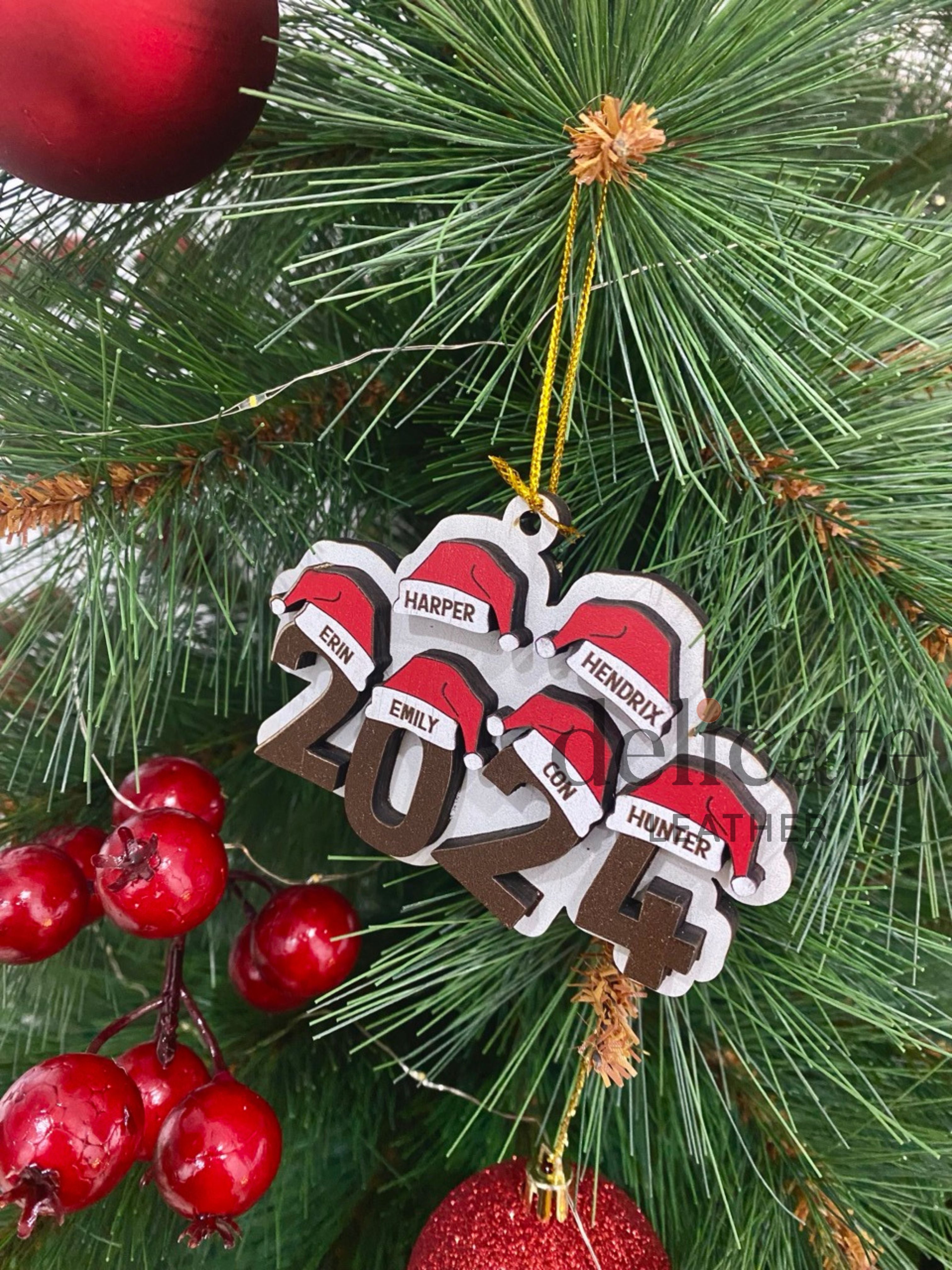 2024 Family Santa Hat Christmas Ornament – Personalized 3D Wooden Decoration with 2-10 Names