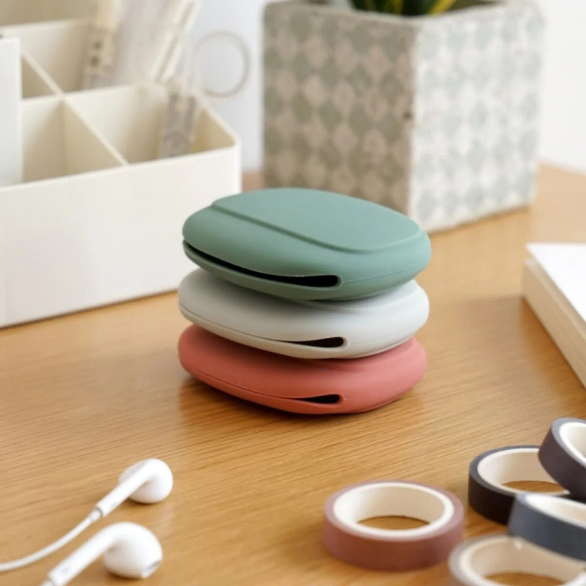 Multi-functional Silicone Cable Organizer – Mini Portable Storage Bag for Headphones & Data Cables