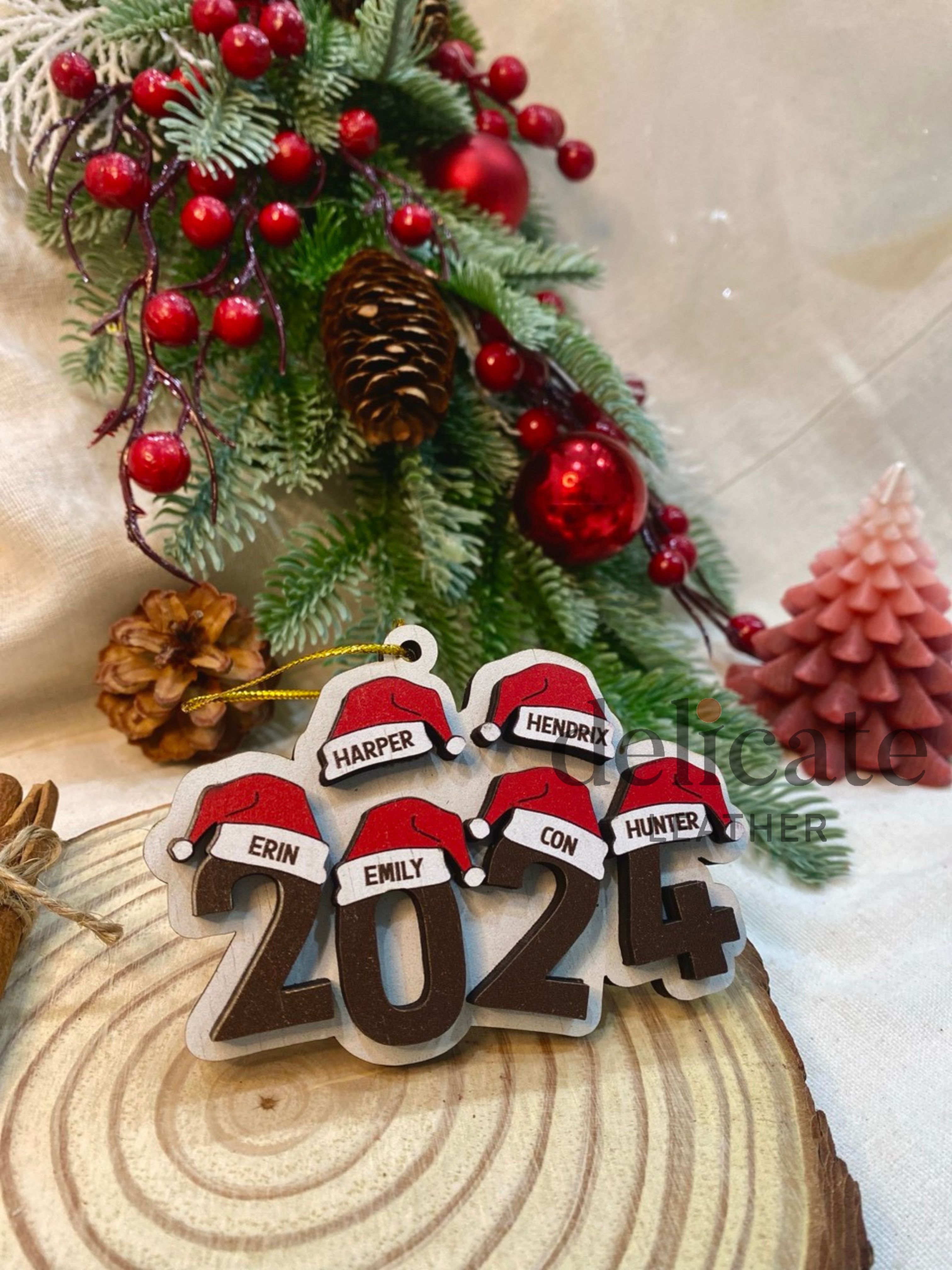 2024 Family Santa Hat Christmas Ornament – Personalized 3D Wooden Decoration with 2-10 Names