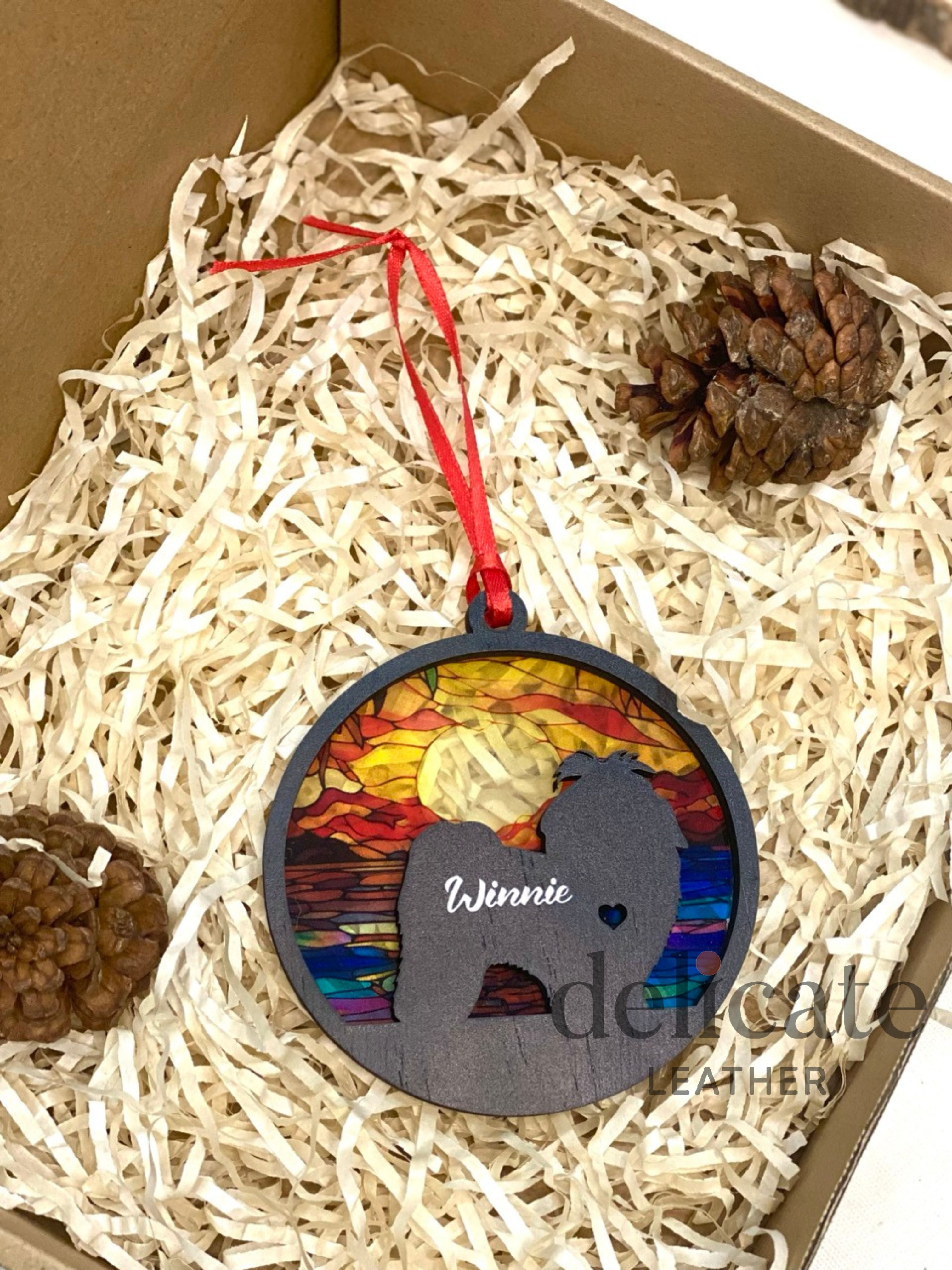 Pet Silhouette Christmas Ornament – Custom Personalized Suncatcher Decoration