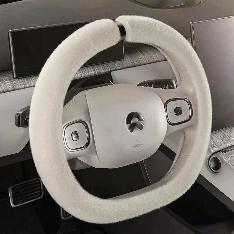 Luxury Plush Steering Wheel Cover – Universal 15-Inch Soft Fluffy Winter Grip (O & D Shape) - Delicate Leather