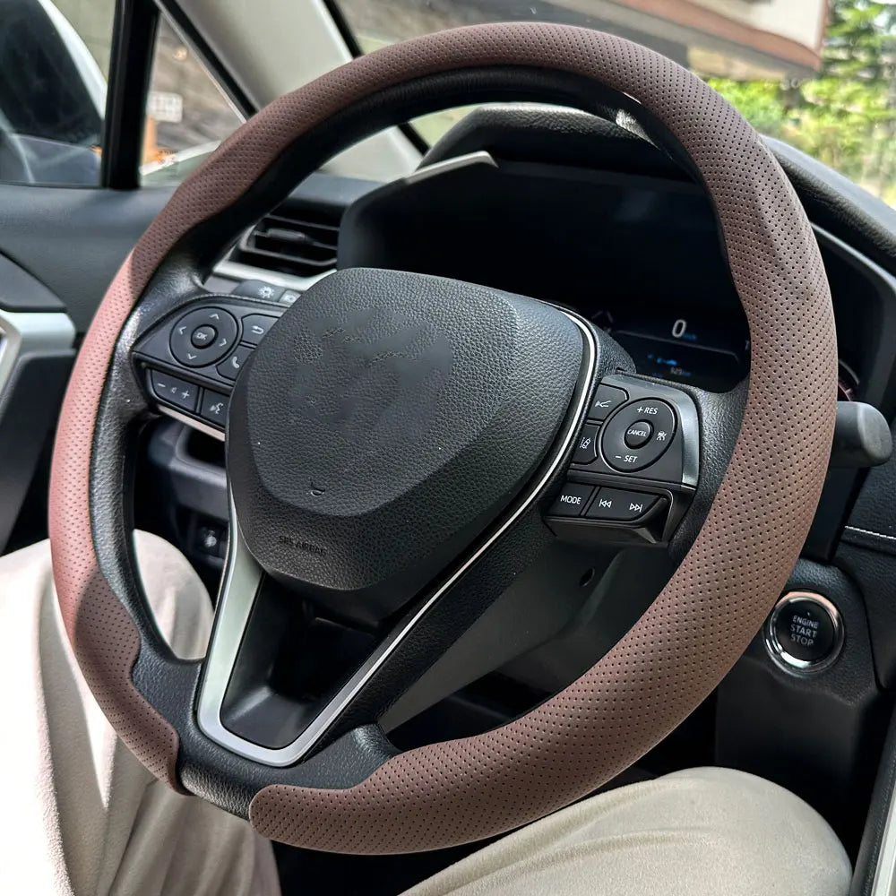 Universal Car Steering Wheel Cover 36–38cm – Non-Slip Round Breathable Leather Protector, Laser Carbon Fiber Texture, Four-Season Auto Accessories - Delicate Leather  