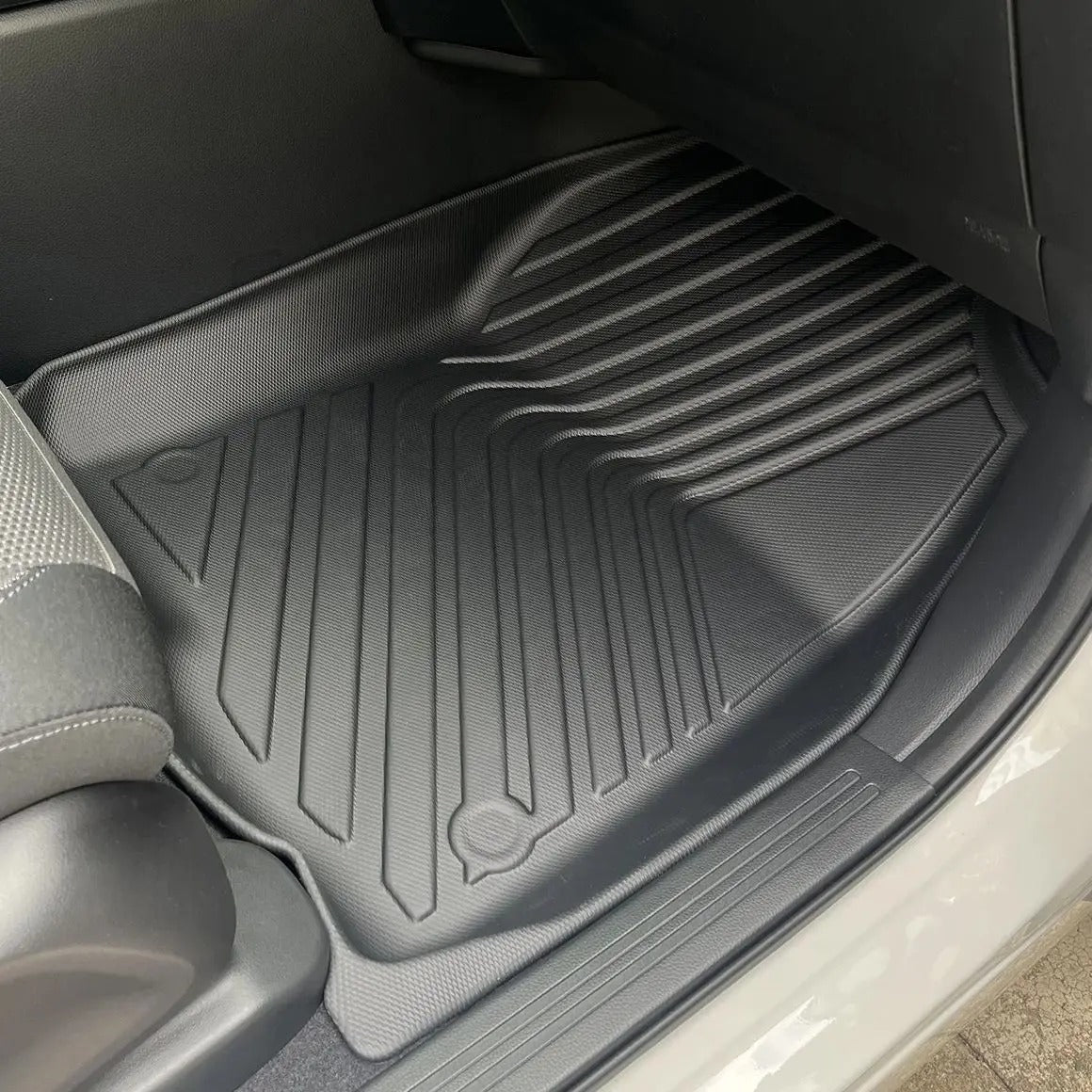 3D TPE Floor Mats & Trunk Backrest Pad for Honda CR-V 2023–2025 – Waterproof, Left-Hand Drive Fit - Delicate Leather  