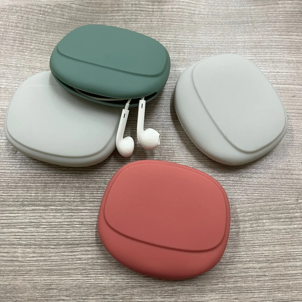Multi-functional Silicone Cable Organizer – Mini Portable Storage Bag for Headphones & Data Cables