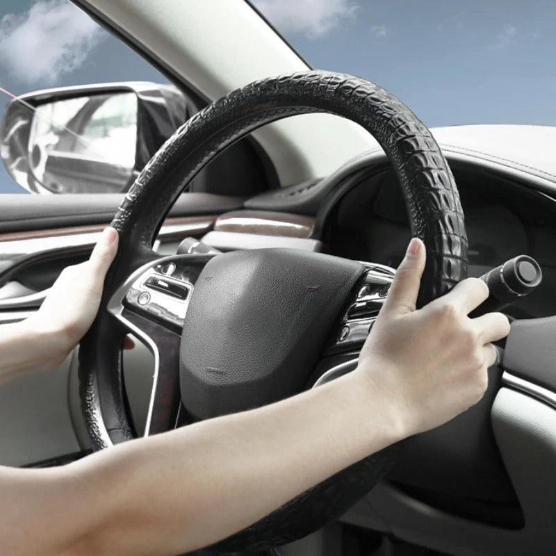 Crocodile-Texture Leather Steering Wheel Cover – Anti-Slip, Universal 14.5–15 Inch (37–38cm)
